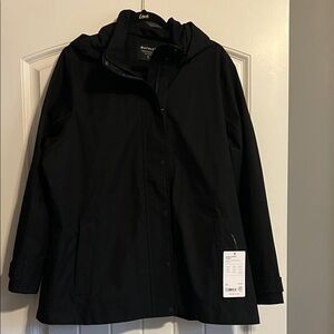 NWT athleta Sutro rainout trench size xl